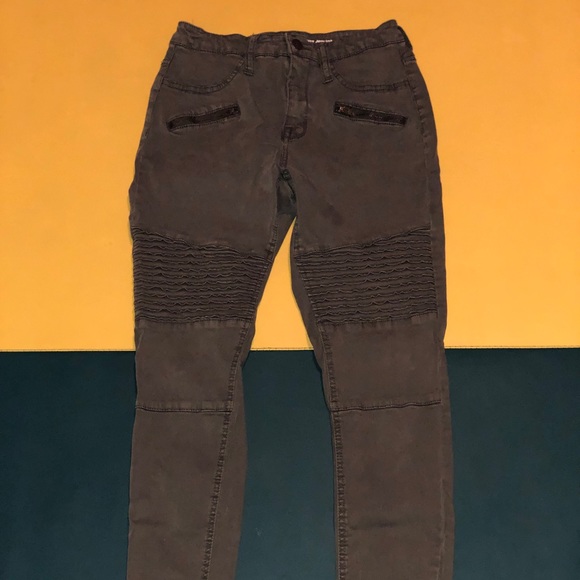 jeans with ridges
